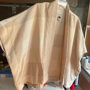 Universal Thread Ruana